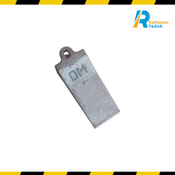 راهساز یدک اصفهان - ناخن مینی لودر هیوندای R55 برند DM